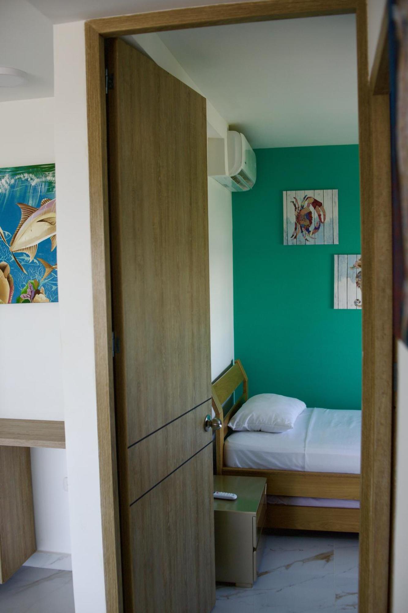 Apartment Great Location Close To Airport *